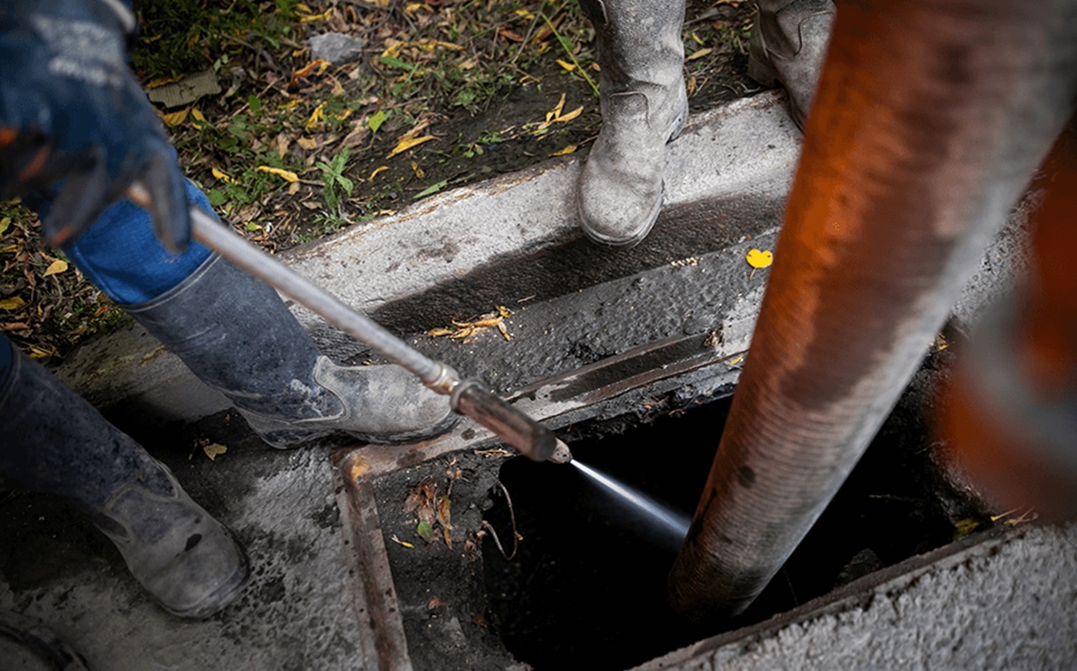 Hydro Jetting vs. Traditional Sewer Drain Cleaning: Which is Better?